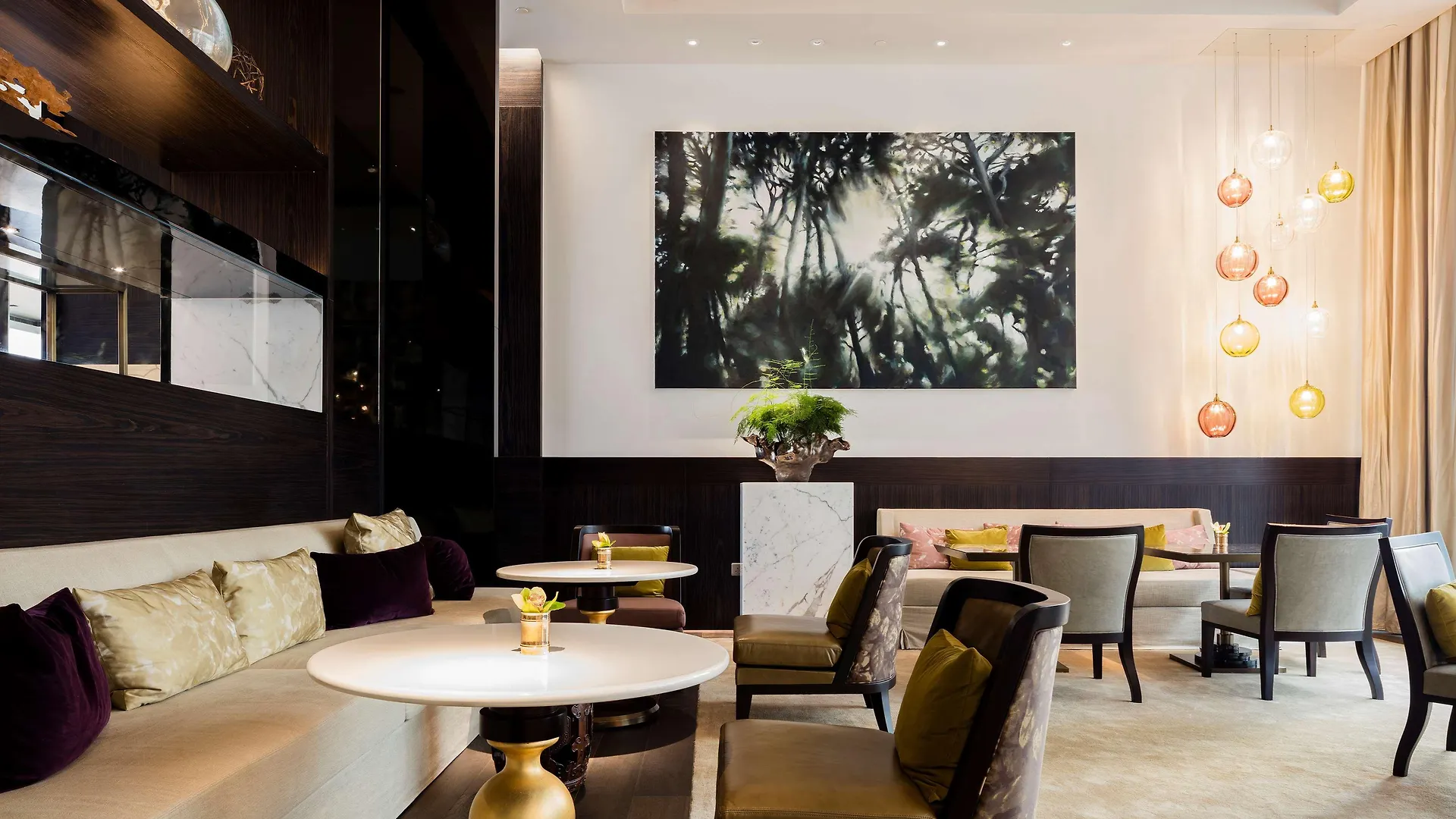 Grand Hyatt Hong Kong Hotel